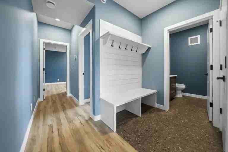 4025 Lakeshore Dr - Photo 6 of 16