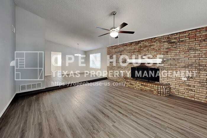 4814 Crest Dr - Photo 4 of 20