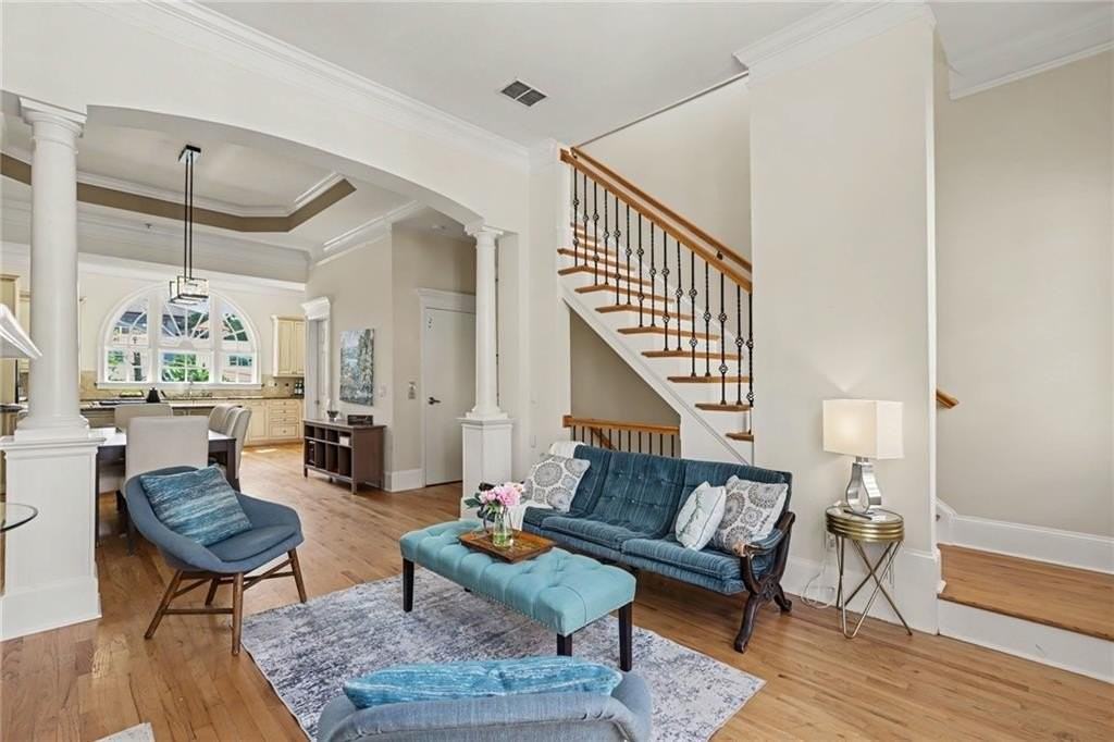 834 Clifton Heights Ln Ne - Photo 4 of 46