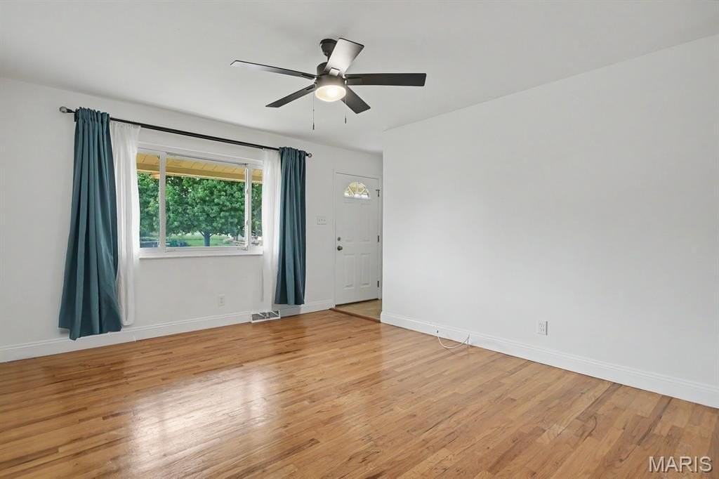 11247 Fawnhaven Dr - Photo 3 of 23