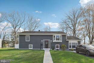118 Darien Rd - Photo 1 of 1
