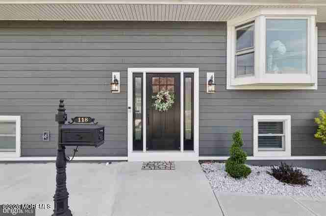 118 Darien Rd - Photo 2 of 26