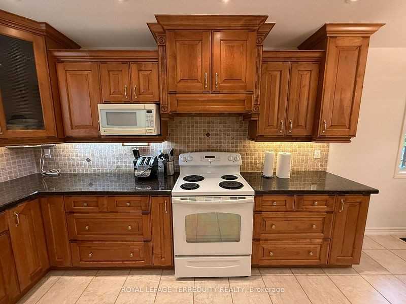 1213 Shamir Crescent - Photo 3 of 13
