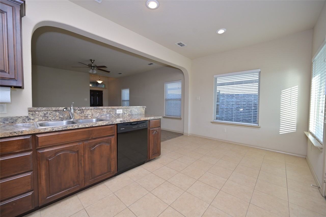 5933 Comanche Peak Dr - Photo 6 of 40