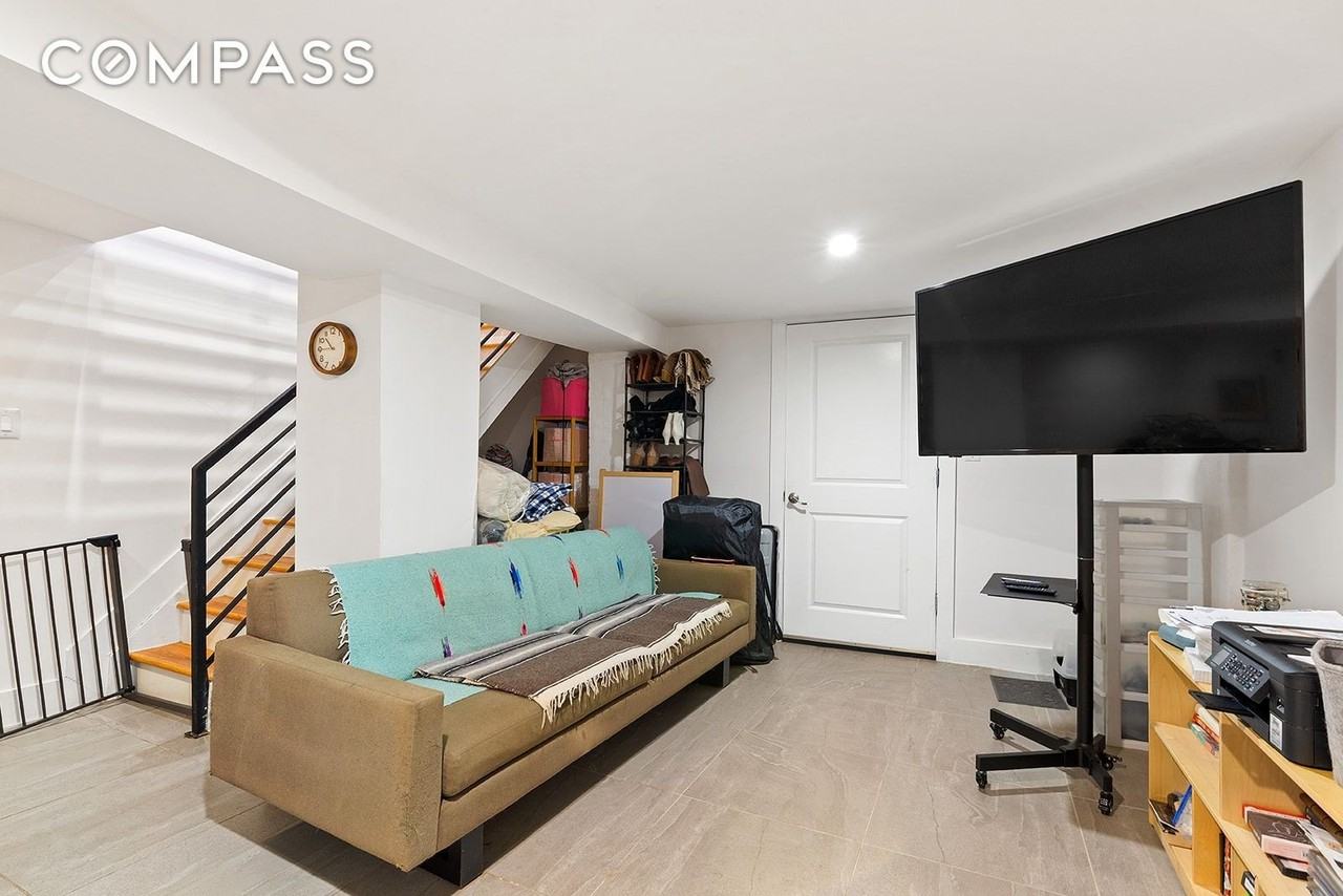 63 Clarkson Ave - Photo 4 of 10