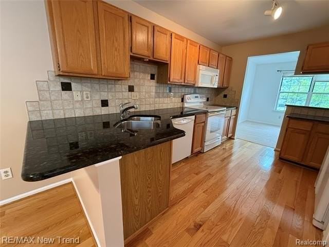 4356 Pine Ridge Ct - Photo 7 of 34