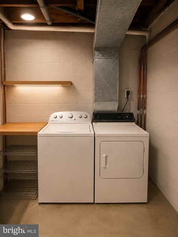 212 Dauntly St - Photo 5 of 14