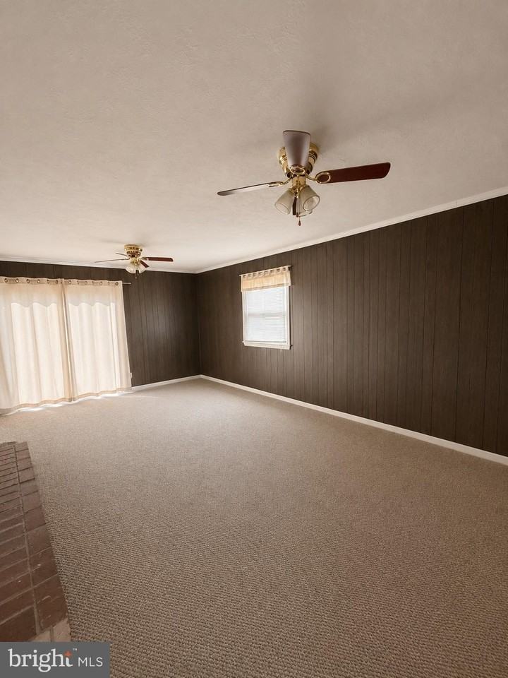 212 Dauntly St - Photo 7 of 14