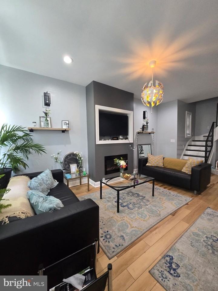 2512 Nicholas St - Photo 2 of 18