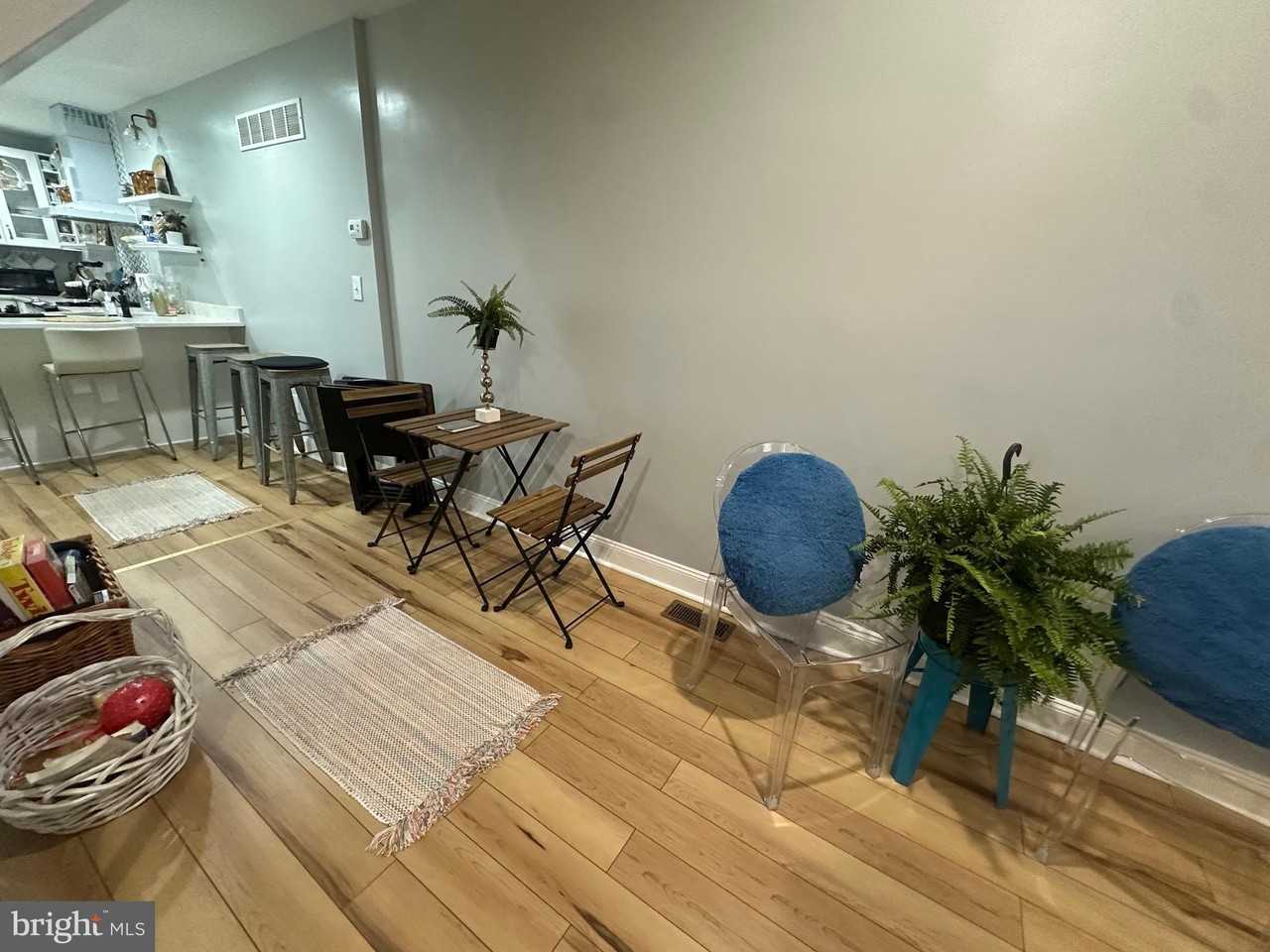 2512 Nicholas St - Photo 3 of 18