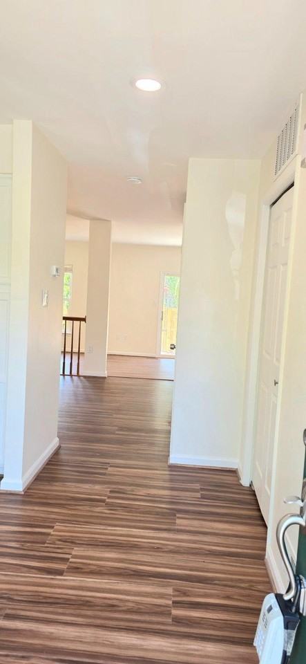 6008 Raina Dr - Photo 3 of 33