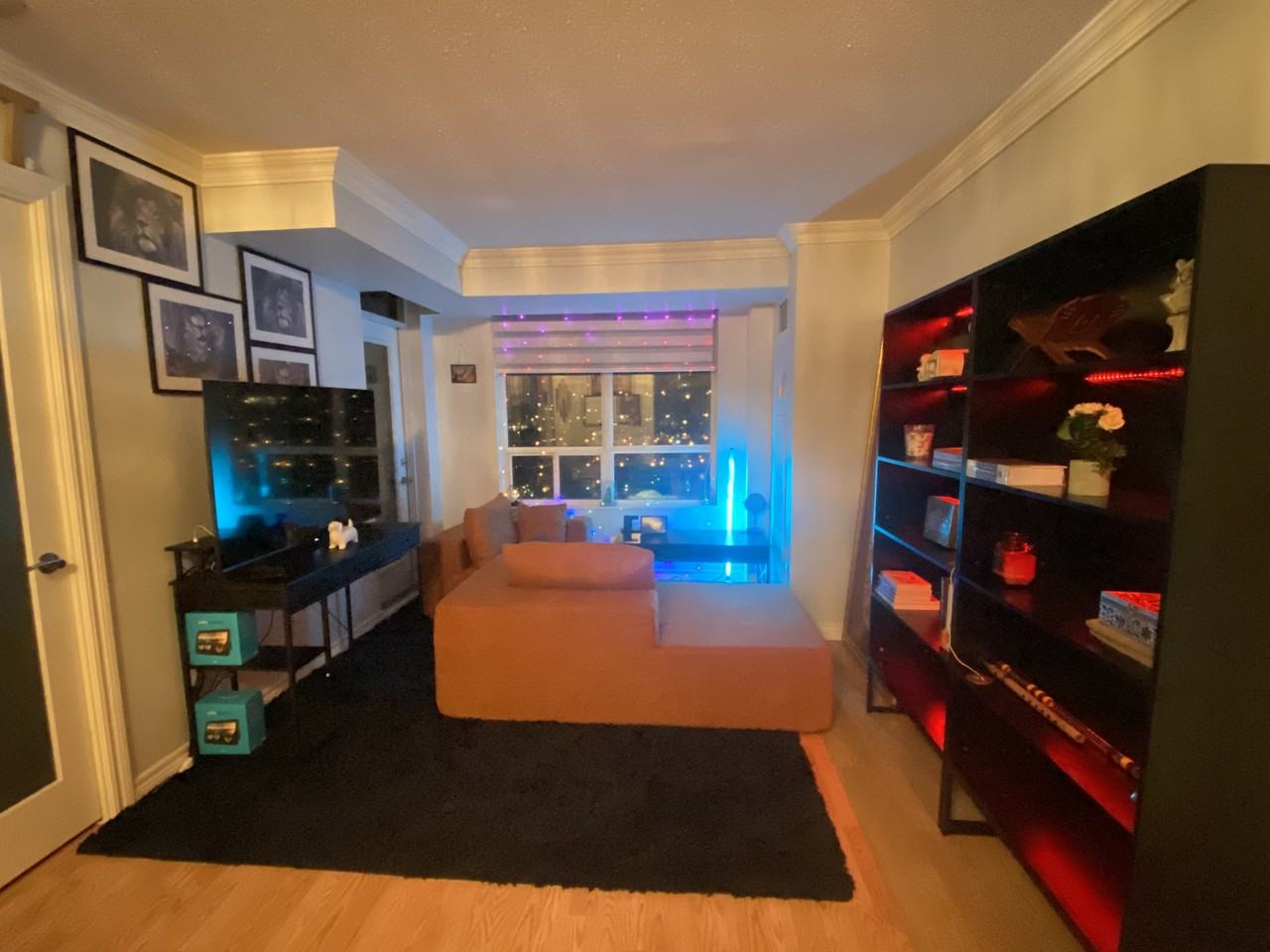 310 Burnhamthorpe Road West - Photo 3 of 10