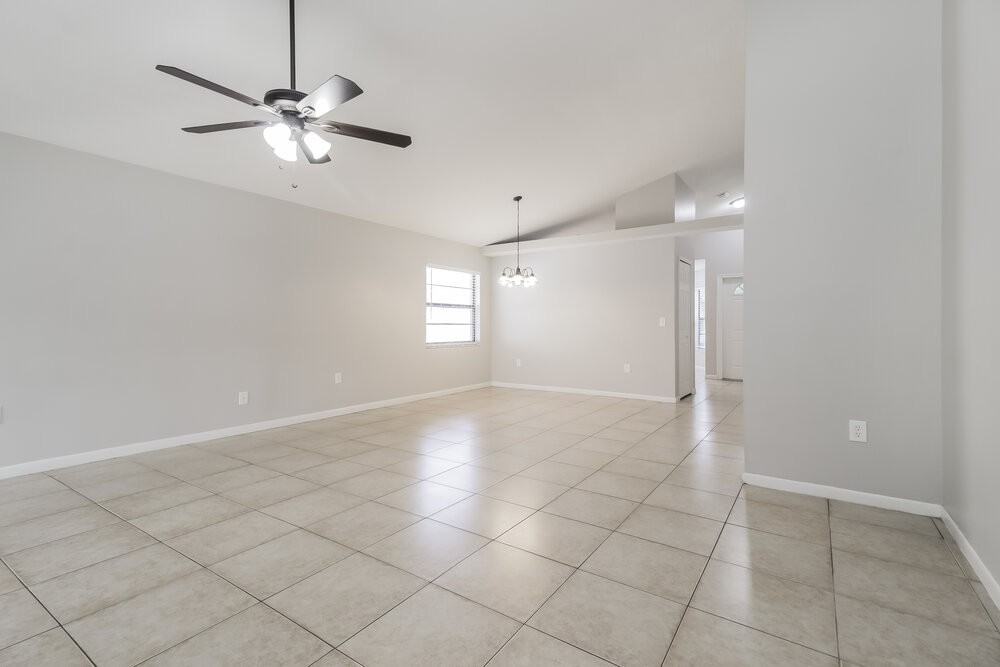 4262 Sandhurst Dr - Photo 3 of 16