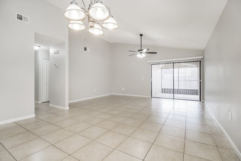 4262 Sandhurst Dr - Photo 5 of 16