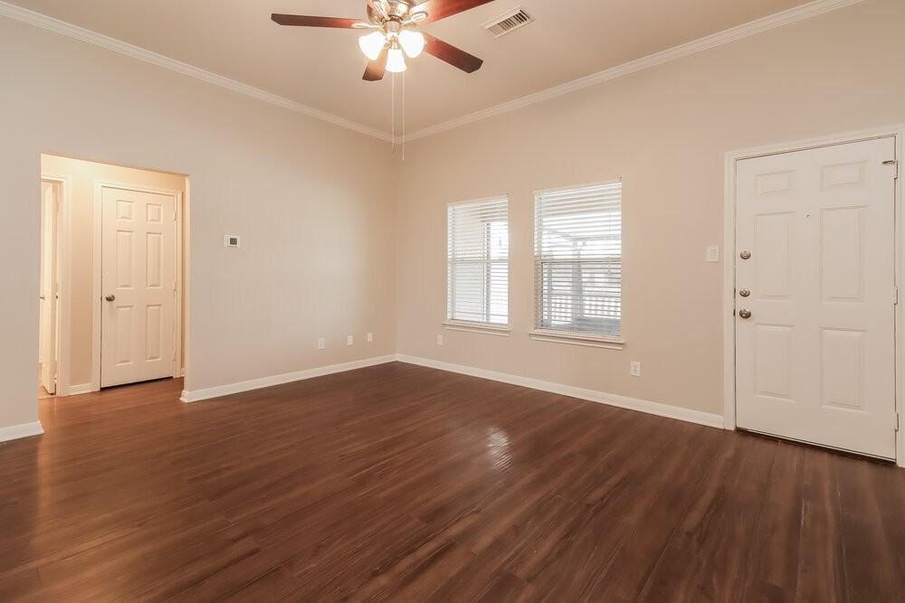 5016 Asia Ln - Photo 4 of 16