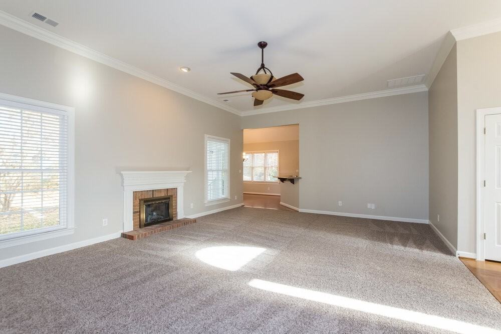 9424 Arborview Ct - Photo 3 of 14