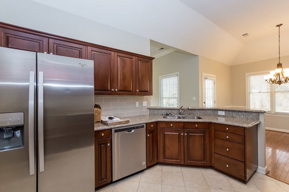 9424 Arborview Ct - Photo 6 of 14