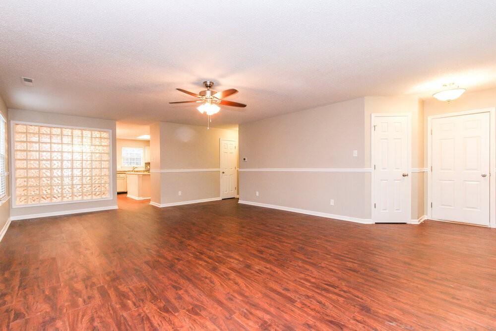 2425 Woodmont Ct - Photo 2 of 15