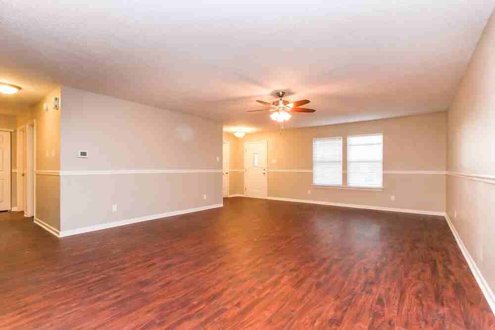 2425 Woodmont Ct - Photo 3 of 15
