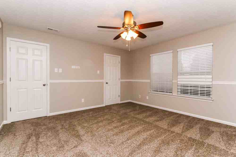 2425 Woodmont Ct - Photo 7 of 15