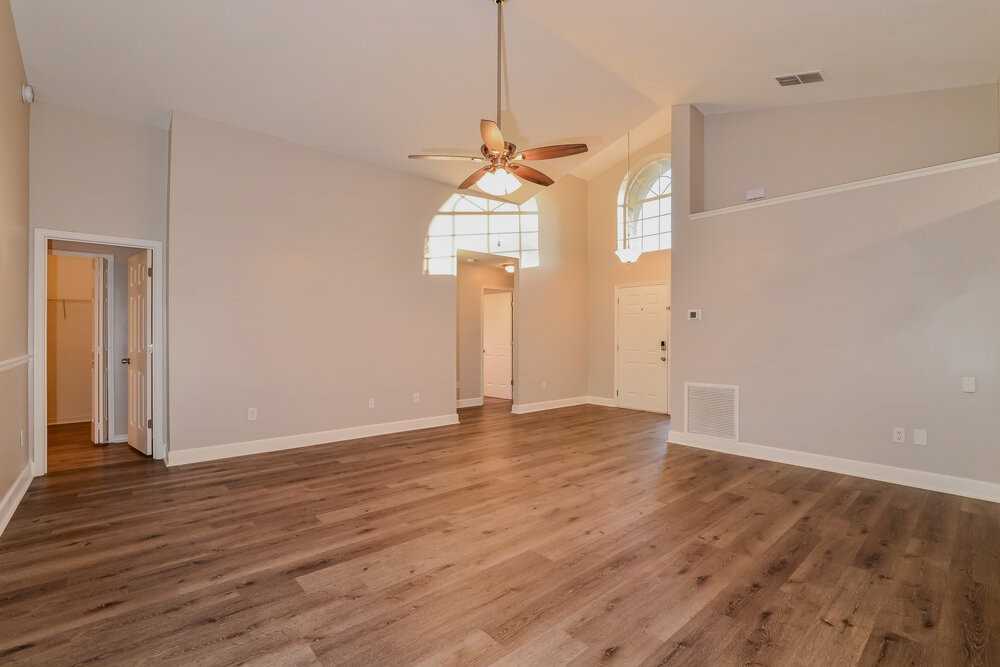 935 Brightview Dr - Photo 4 of 16