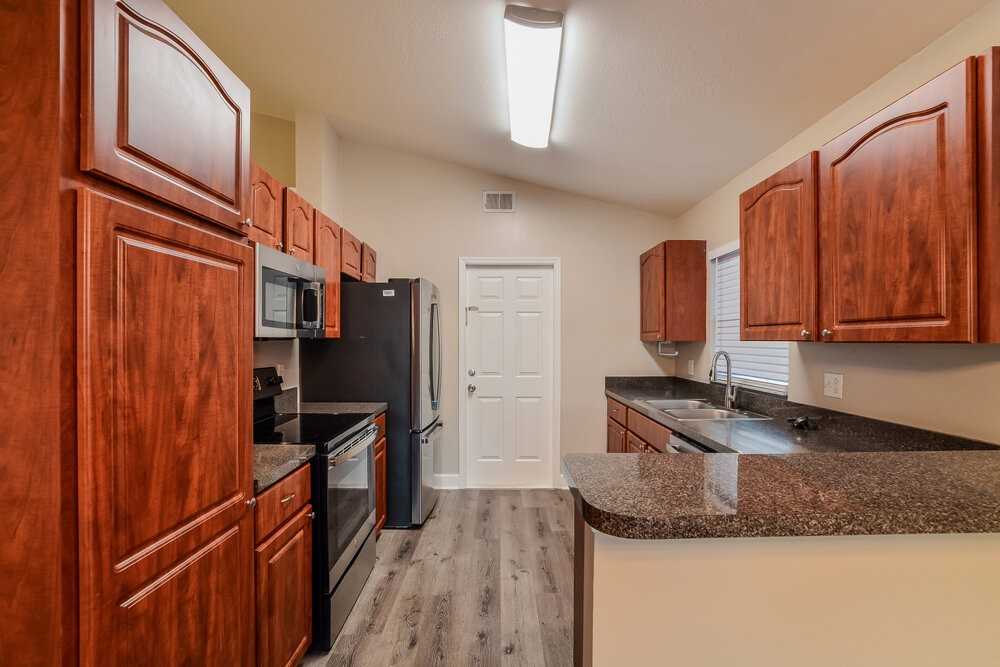 935 Brightview Dr - Photo 6 of 16
