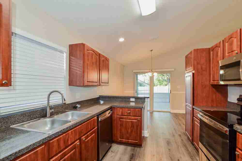 935 Brightview Dr - Photo 7 of 16
