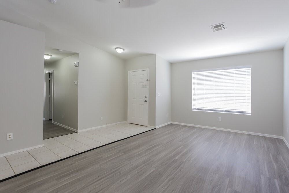 3020 Honeysuckle Ave - Photo 3 of 15
