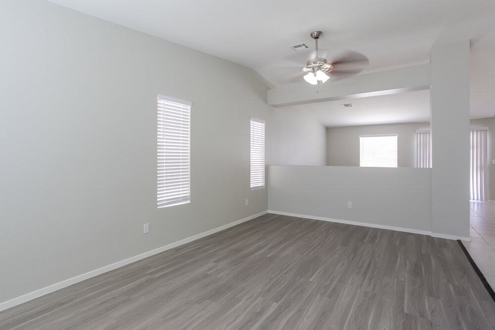 3020 Honeysuckle Ave - Photo 4 of 15