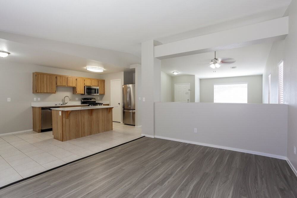 3020 Honeysuckle Ave - Photo 5 of 15