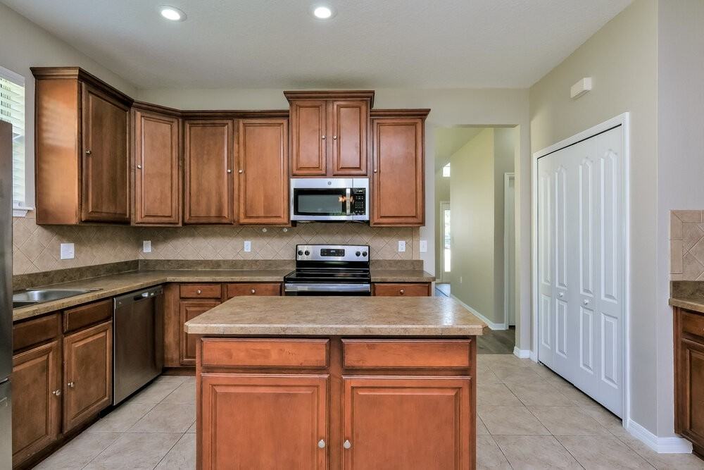 12159 Colony Lakes Blvd - Photo 7 of 16