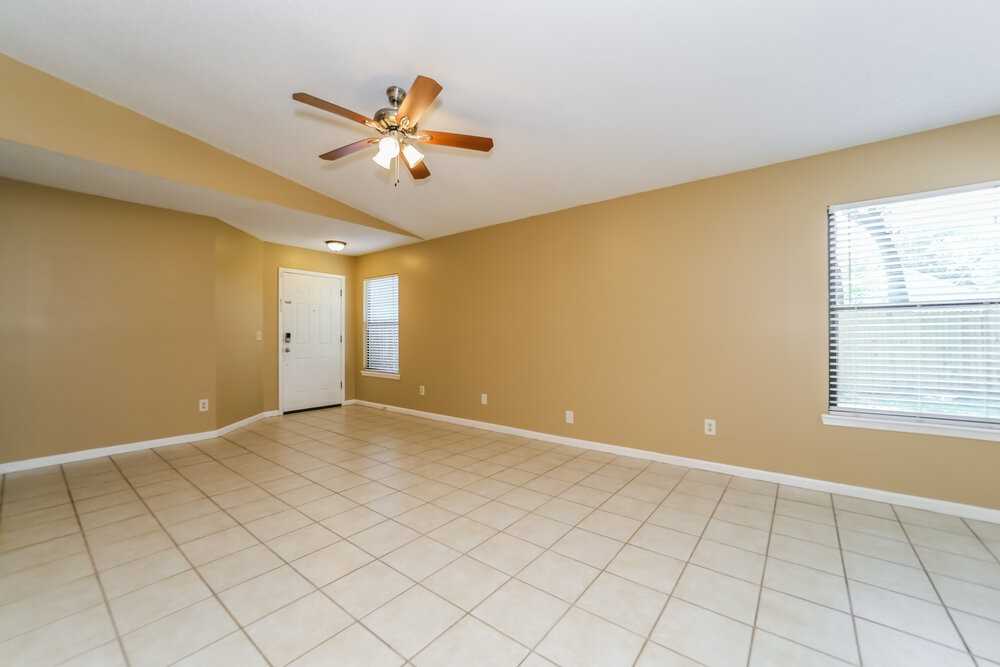 2244 Aspen Ridge Ct - Photo 4 of 16
