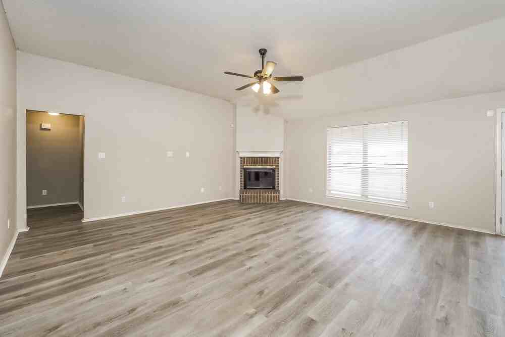 317 Willowstone Trl - Photo 3 of 16
