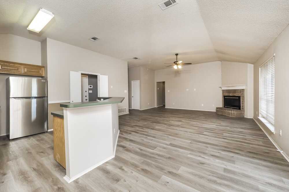 317 Willowstone Trl - Photo 5 of 16