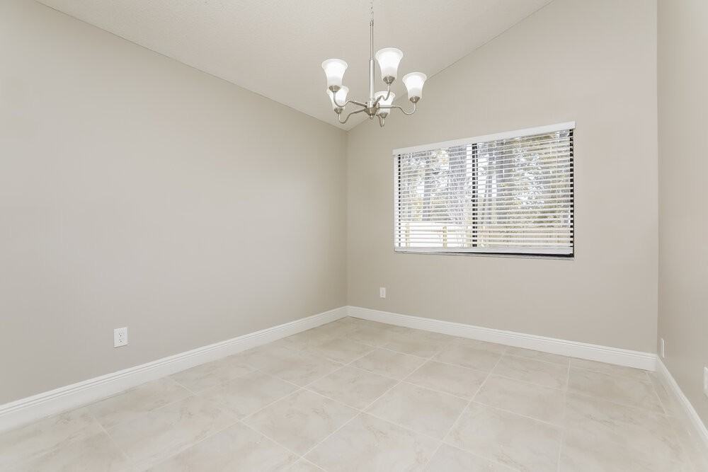 173 Lakeside Cir - Photo 5 of 16