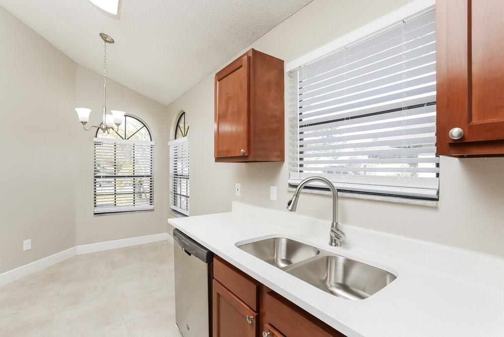 173 Lakeside Cir - Photo 6 of 16