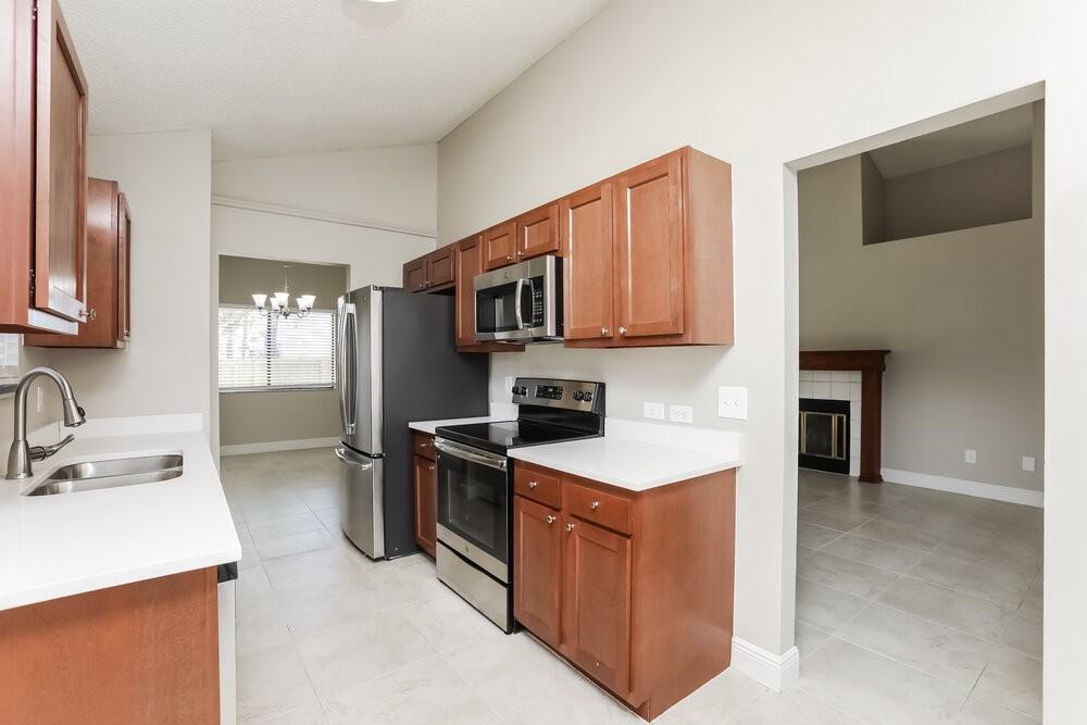 173 Lakeside Cir - Photo 7 of 16