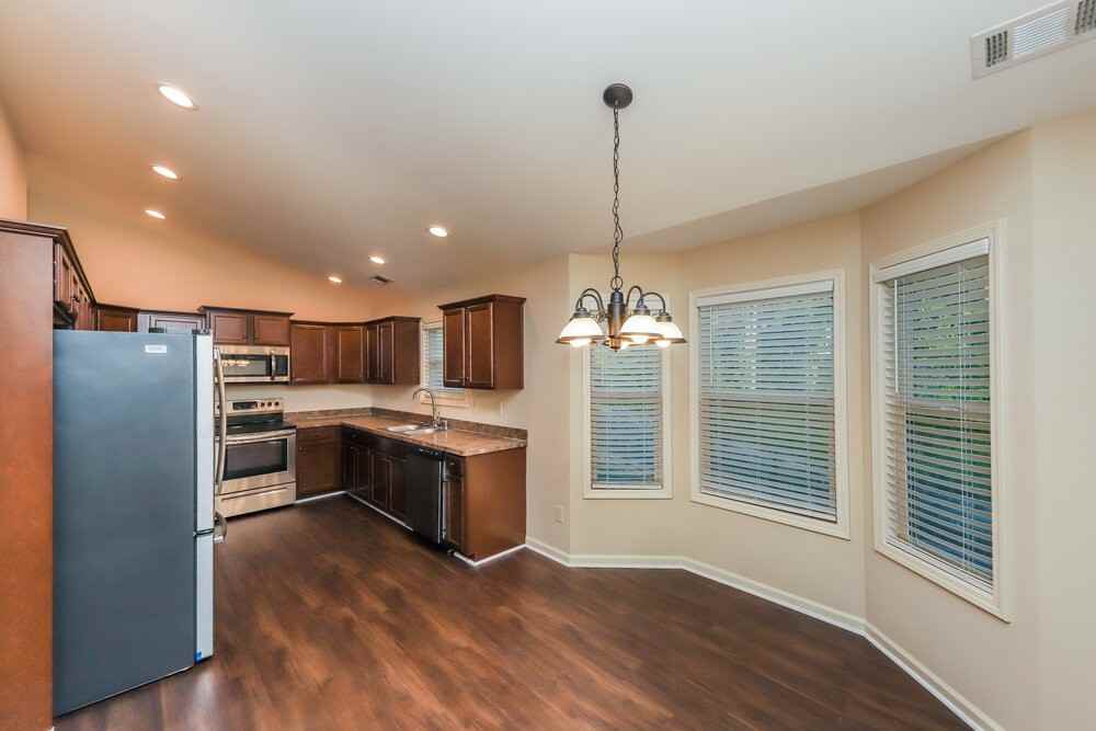 104 Skylar Ct - Photo 7 of 17