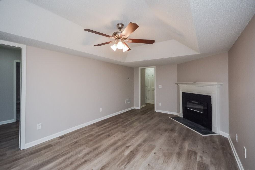 5490 Northcut Dr - Photo 4 of 17
