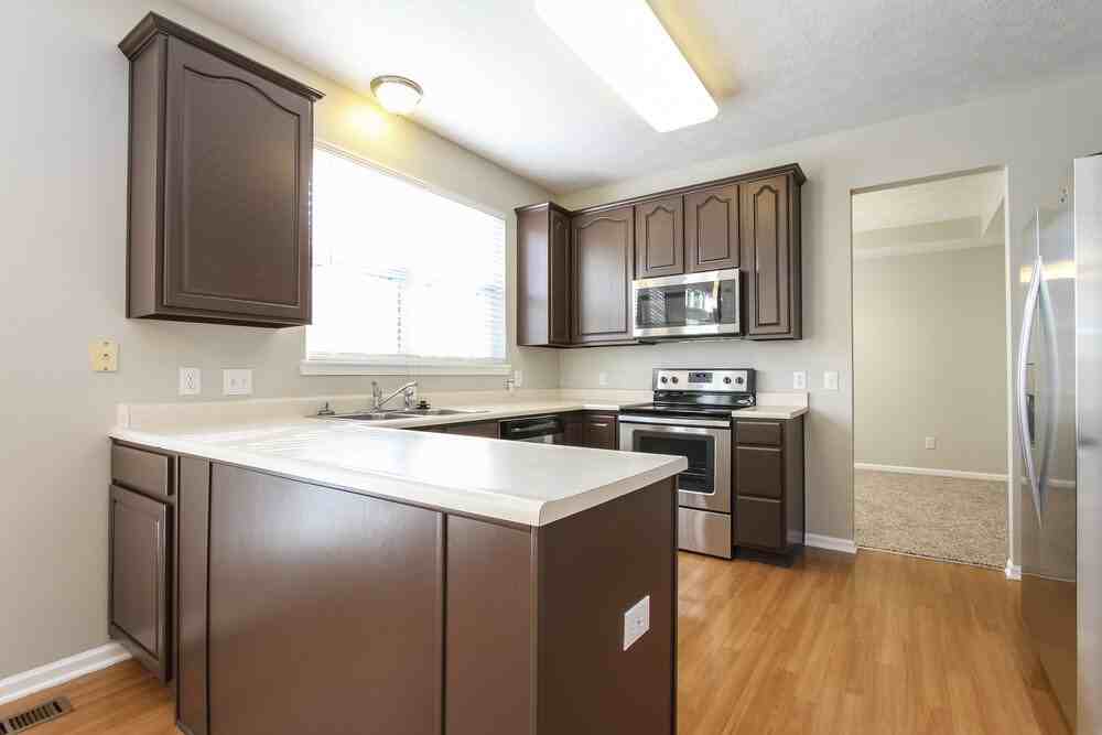 8339 Glen Highlands Dr - Photo 5 of 16