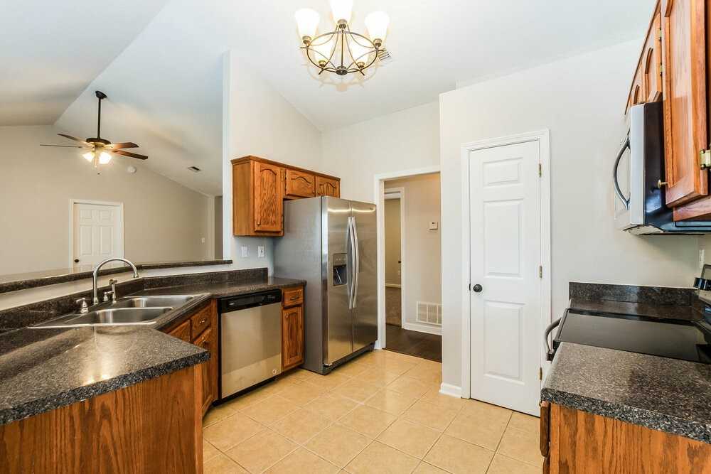 2717 Baird Dr - Photo 5 of 17