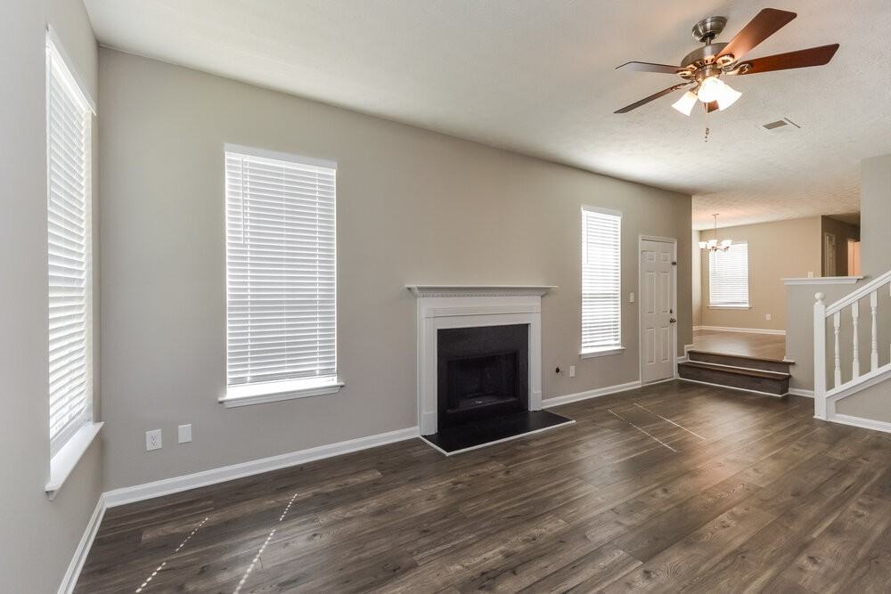 1580 Smithson Ct - Photo 4 of 17