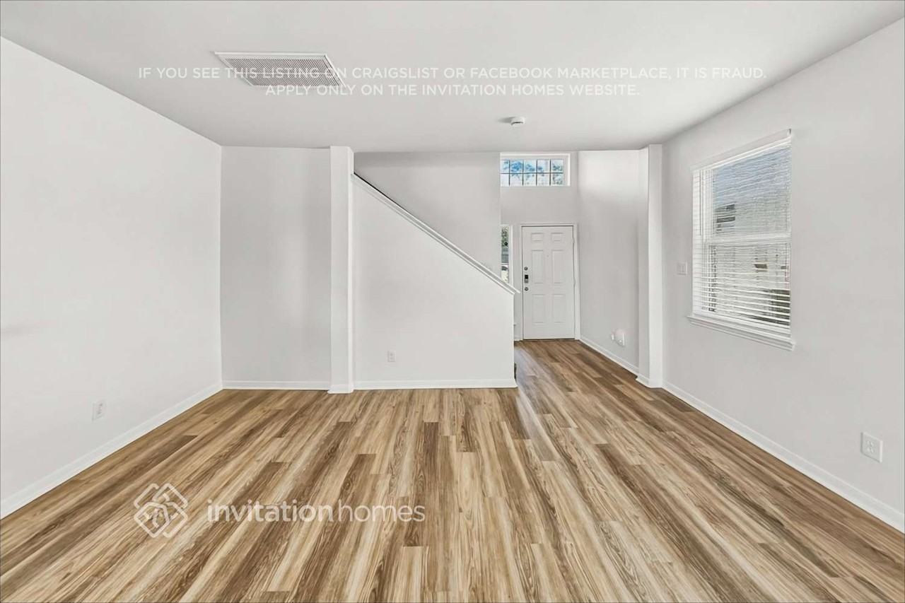 18702 Walden Glen Cir - Photo 5 of 23