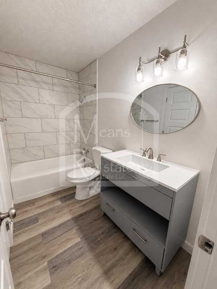 1204 W Edwards St - Photo 3 of 5