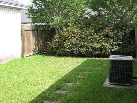 1512 Bryant Way - Photo 3 of 12