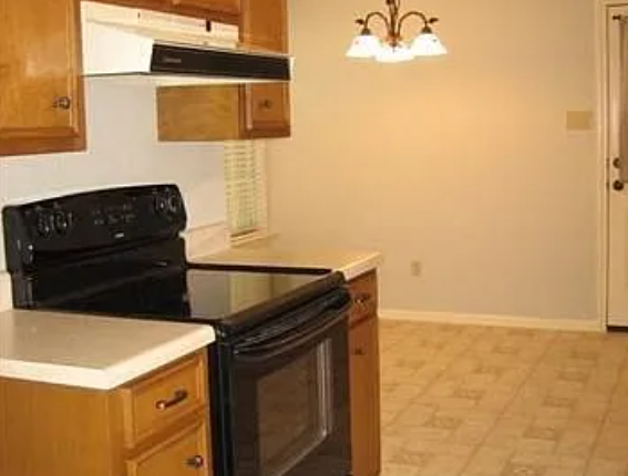 1512 Bryant Way - Photo 6 of 12