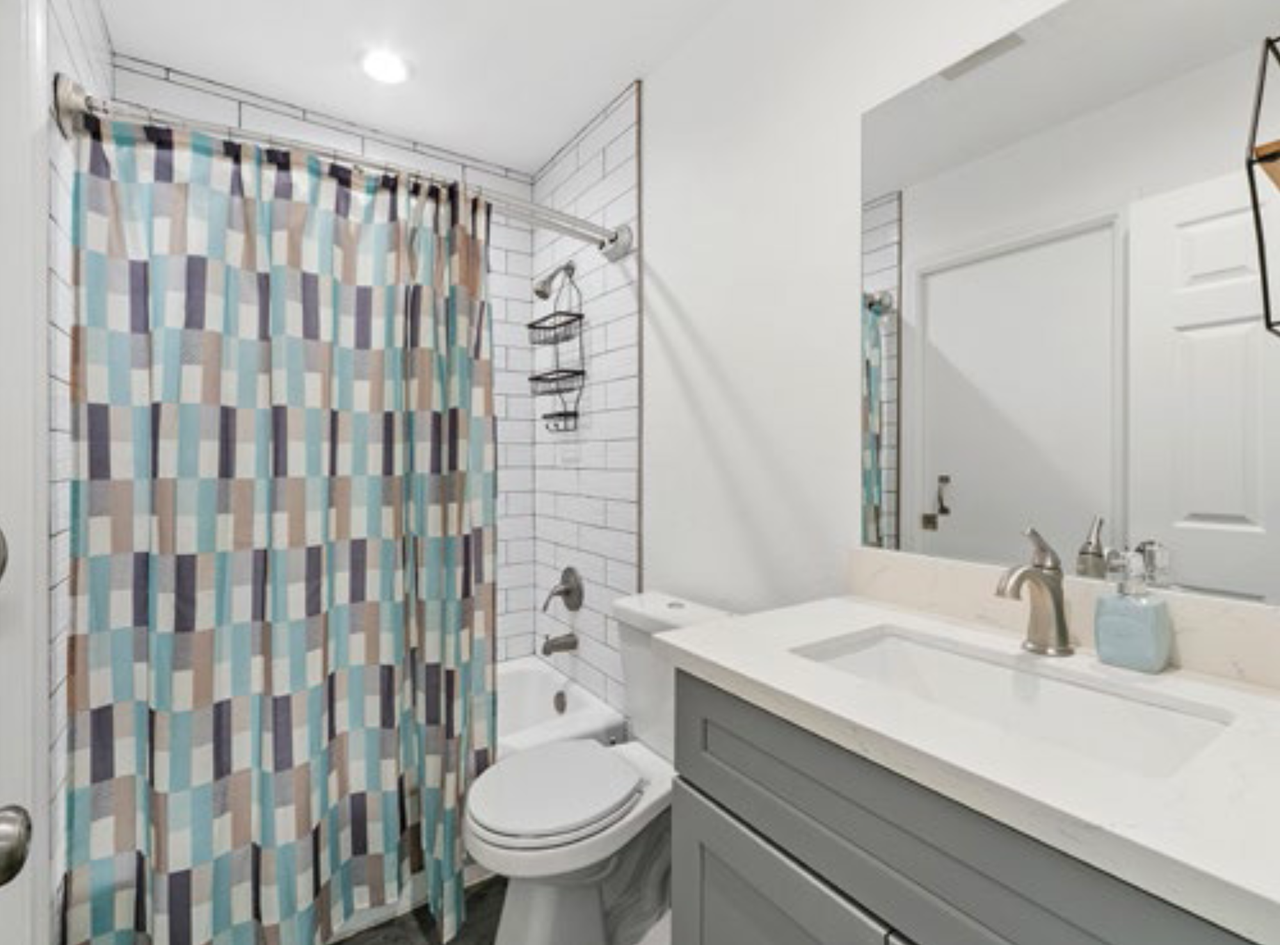 1206 Gladys Ave #8 - Photo 4 of 7