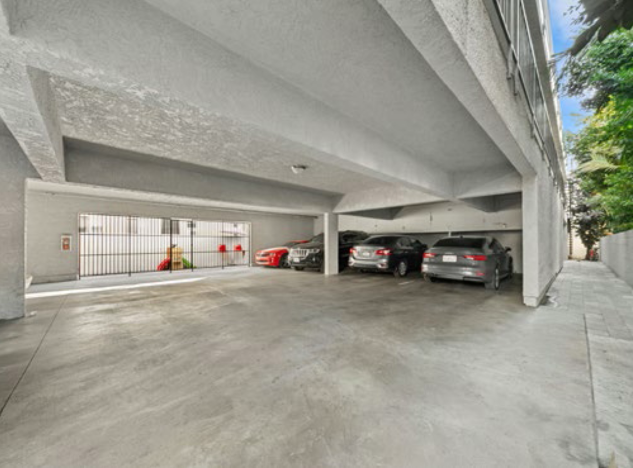 1206 Gladys Ave #8 - Photo 6 of 7