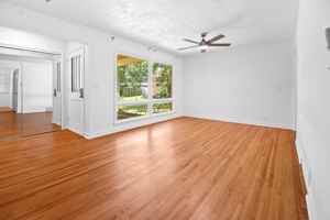 featured image of 1860 Windsor Ct