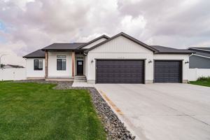 featured image of 3258 Harlow Dr